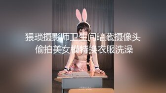 大神一路走一路抄底多位黑丝美女全是漂亮的小姐姐 (6)