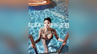 居家网络摄像头被黑TP年轻夫妻打炮前为了增加情趣老婆把B毛处理干净居然用镊子拔很生猛不怕疼