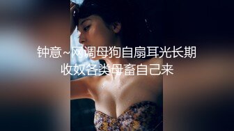 在沙发上后入骚女友