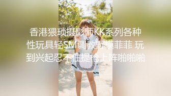 跟随抄底跟闺蜜挑首饰的漂亮美女 挑仔细挑慢慢挑 我就慢慢欣赏性感大屁屁