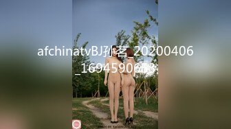 澡堂子内部员工偷窥多位光溜溜的年轻少妇