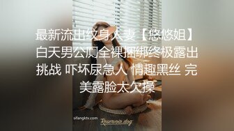 颜值不错的痴女小少妇露脸大秀，听狼友指挥给小哥舔弄大鸡巴，激情性爱椅风骚上位浪叫不断，道具蹂躏骚穴