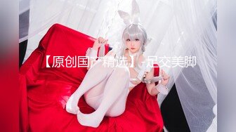 高颜值漂亮美女，长发苗条身材，第一视角疯狂操穴