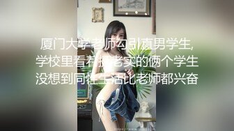 黑丝高跟爆乳极品尤物全程露脸让两个大哥玩弄，口交大鸡巴听狼友指挥，激情上位让小哥揉着奶子后入爆草蹂躏