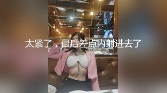  乖乖的小母狗，全程露脸黑丝诱惑，被大哥调教玩弄，揉奶舔逼叫的好骚，深喉大鸡巴后入爆草